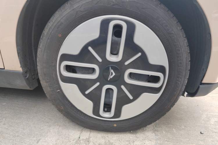 Used Cowin October 2025 Mate 410 km Surfing Edition Right Front Wheel Hub