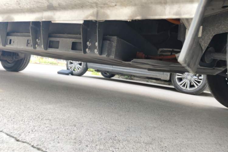 Used Cowin October  Chassis Front Right