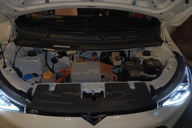 Used Cowin October 2025 Mate 300km Surfing Edition Engine Bay