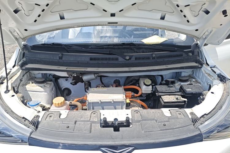 Used Cowin October 2025 Mate 300km Surfing Edition Engine Bay