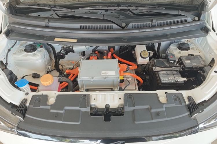 Used Cowin October 2025 Mate 300km Surfing Edition Engine Bay