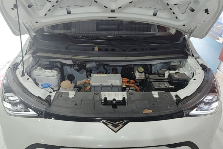 Used Cowin October 2025 Mate 300km Surfing Edition Engine Bay