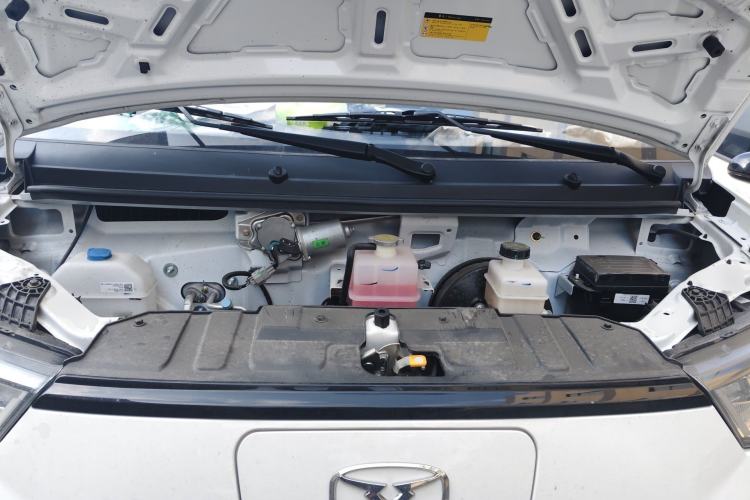 Used Cowin October  Engine Bay