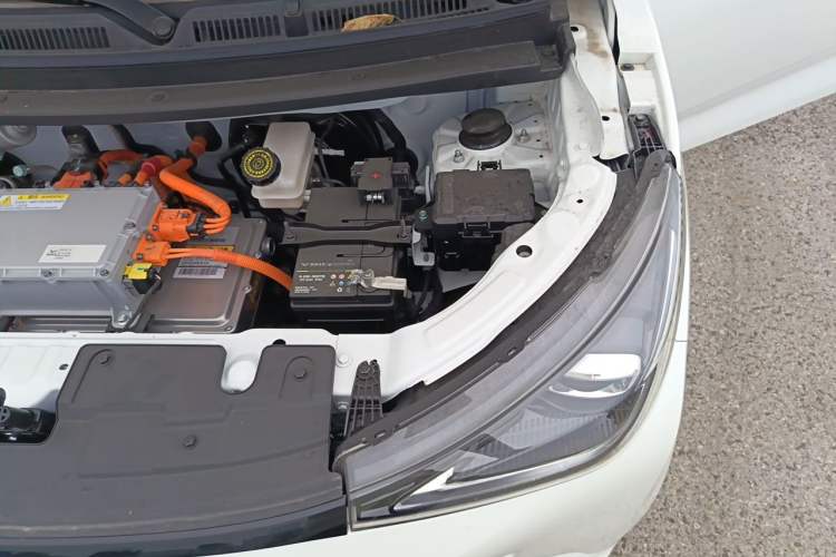 Used Cowin October 2025 Mate 410km Wind-Chasing Edition Engine Bay Left