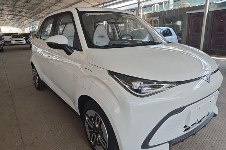 Used Cowin October 2025 Mate 300km Surfing Edition Front Right 45 Deg