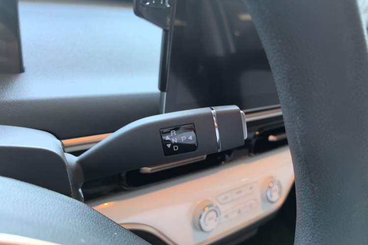 Used Cowin October 2025 Mate 300km Surfing Edition Gear Lever