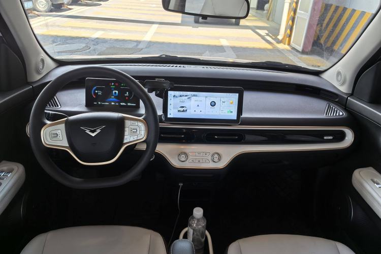 Used Cowin October 2025 Mate 300km Surfing Edition Interior 3