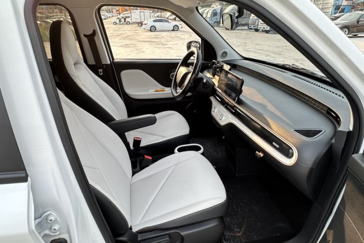 Used Cowin October 2025 Mate 300km Surfing Edition Interior 5