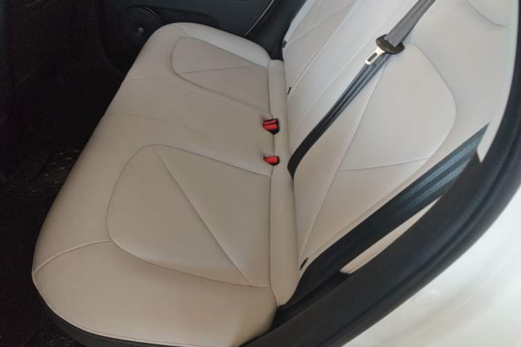 Used Cowin October 2025 Mate 300km Surfing Edition Left Rear Seat