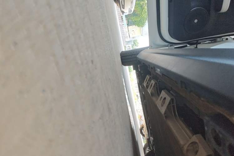 Used Cowin October 2025 Mate 300km Surfing Edition Left Side Sill