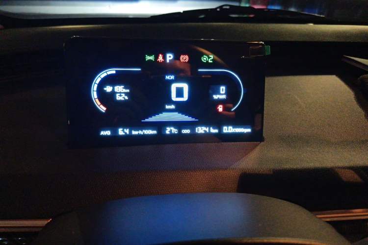 Used Cowin October 2025 Mate 300km Surfing Edition Odometer Close Up