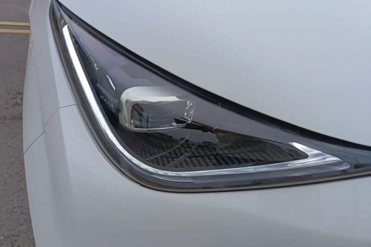 Used Cowin October 2025 Mate 410km Wind-Chasing Edition Right Front Headlight
