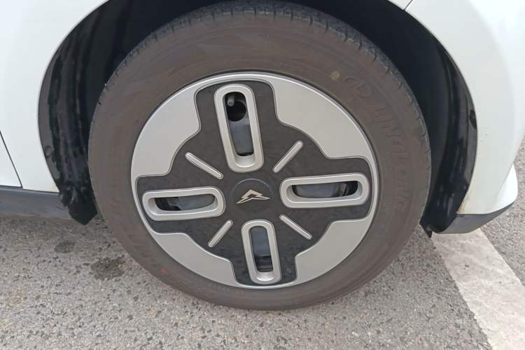 Used Cowin October 2025 Mate 410km Wind-Chasing Edition Right Front Wheel Hub