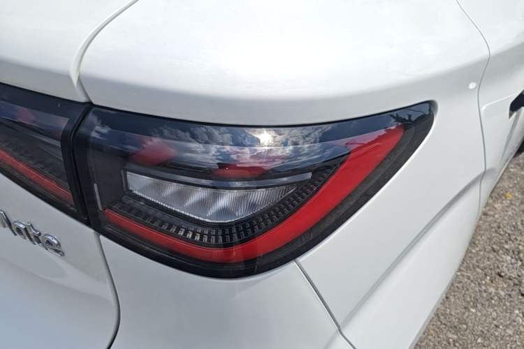Used Cowin October 2025 Mate 300km Surfing Edition Right Rear Taillight