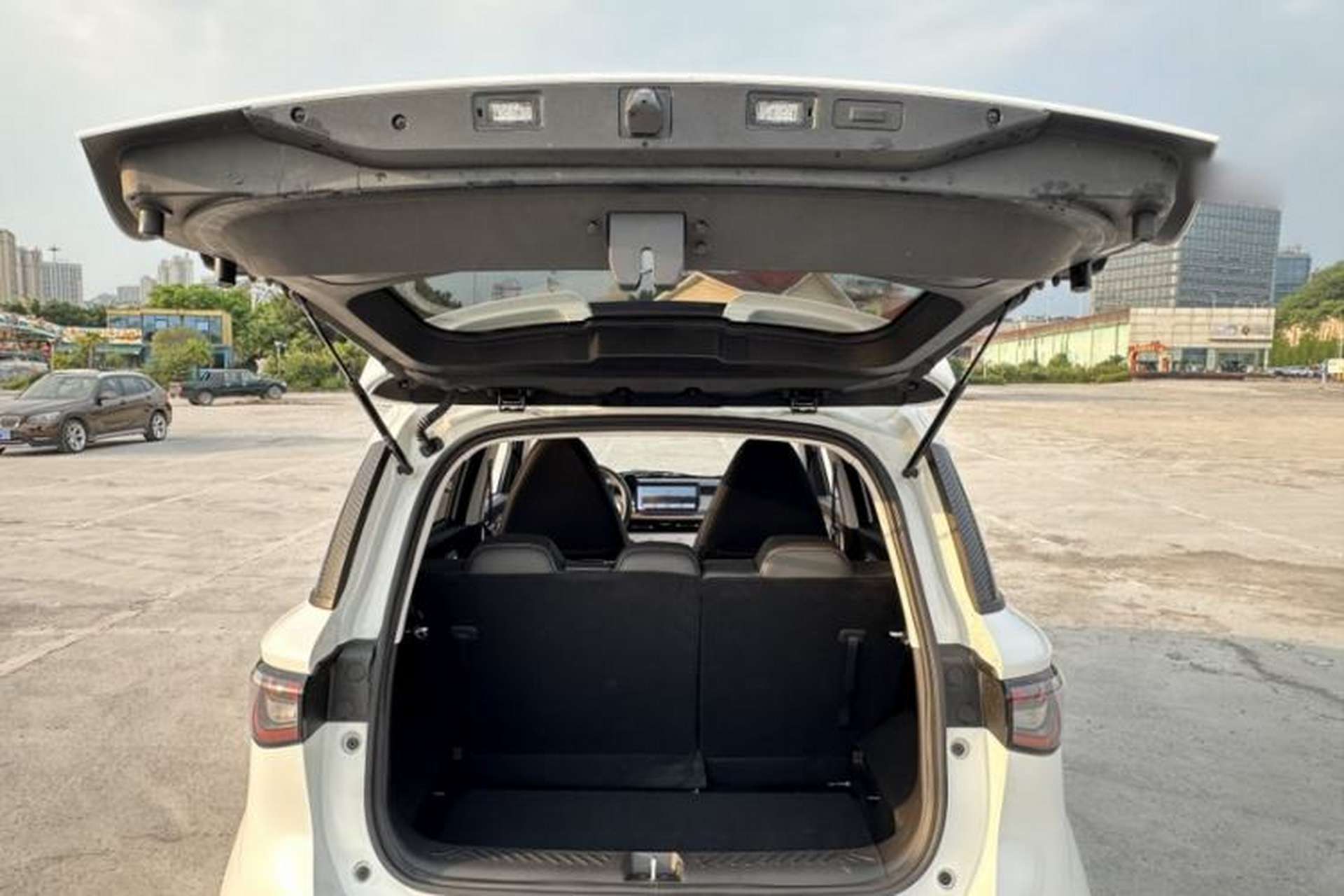 Used Cowin October 2025 Mate 300km Surfing Edition Trunk