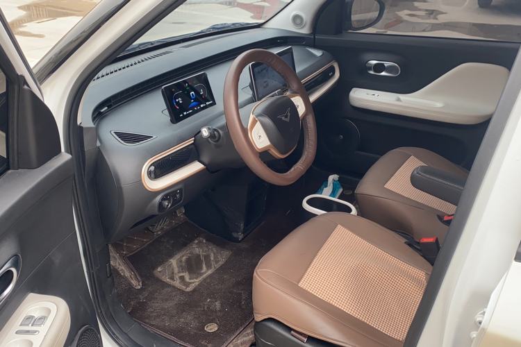 Used Cowin October 2025 Mate 300km Surfing Edition Interior 1