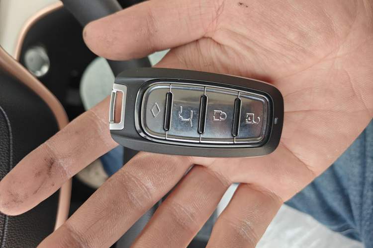 Used Cowin October 2026 Model Mate 305km Guoxuan Surfing Waves Edition Vehicle Key