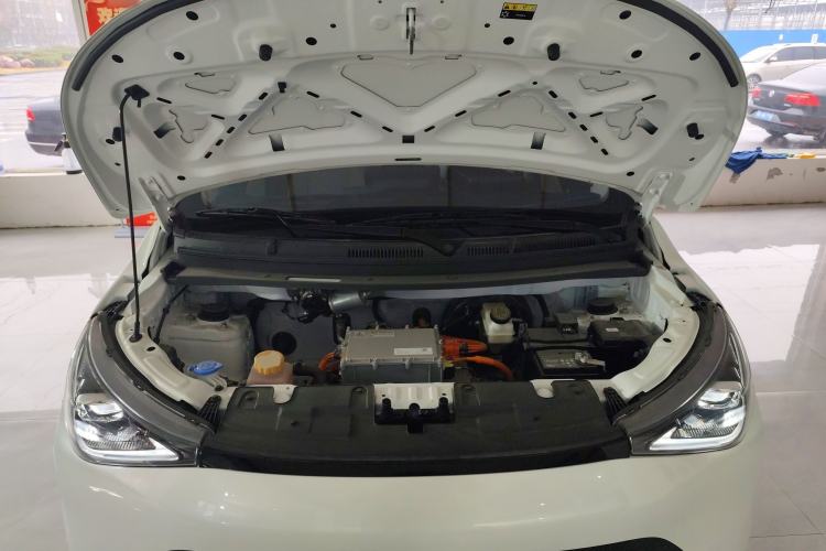 Used Cowin October 2026 Model Mate 305km Guoxuan Surfing Waves Edition Engine Bay