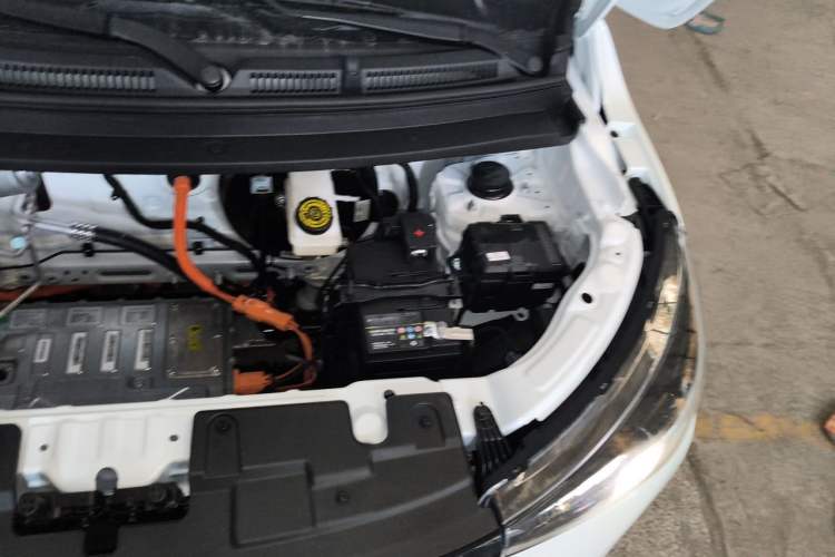 Used Cowin October 2026 Model Max 310km—Wish Fulfillment Edition Engine Bay Left