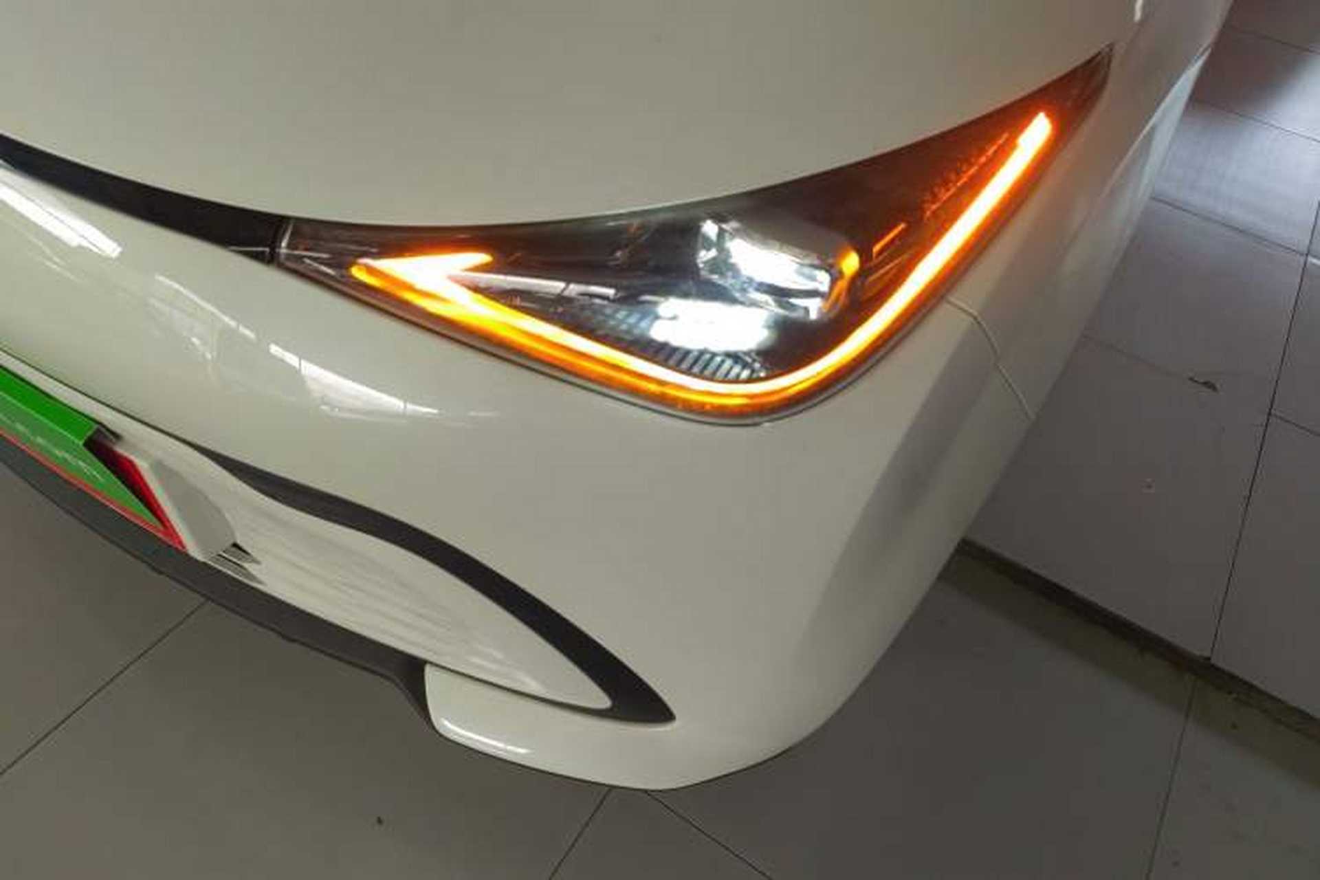 Used Cowin October 2026 Model Mate 305km Guoxuan Surfing Waves Edition Left Front Headlight
