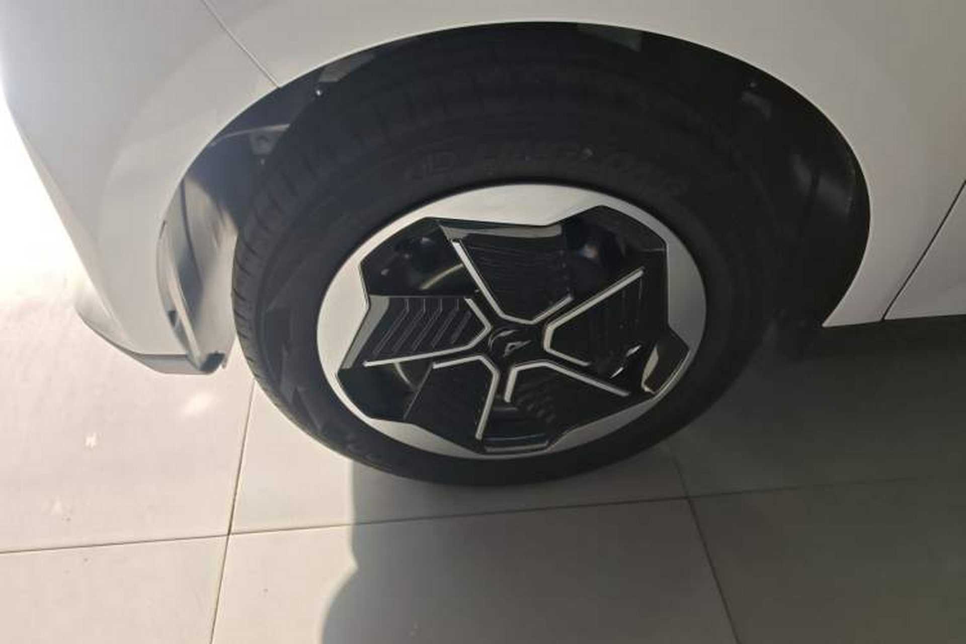 Used Cowin October 2026 Model Mate 305km Guoxuan Surfing Waves Edition Left Front Wheel Hub