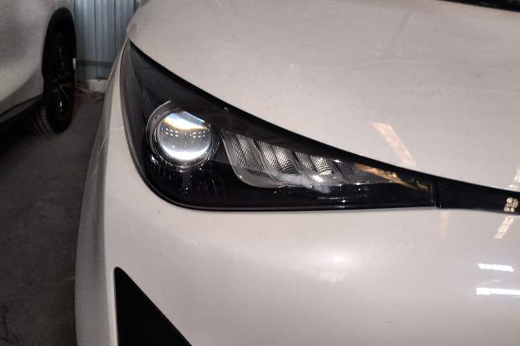 Used Cowin October 2026 Model Max 310km—Wish Fulfillment Edition Right Front Headlight