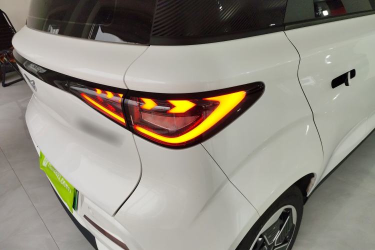 Used Cowin October 2026 Model Mate 305km Guoxuan Surfing Waves Edition Right Rear Taillight