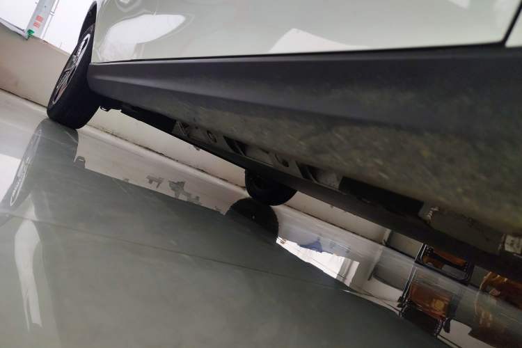 Used Cowin October 2026 Model Mate 305km Guoxuan Surfing Waves Edition Right Side Sill