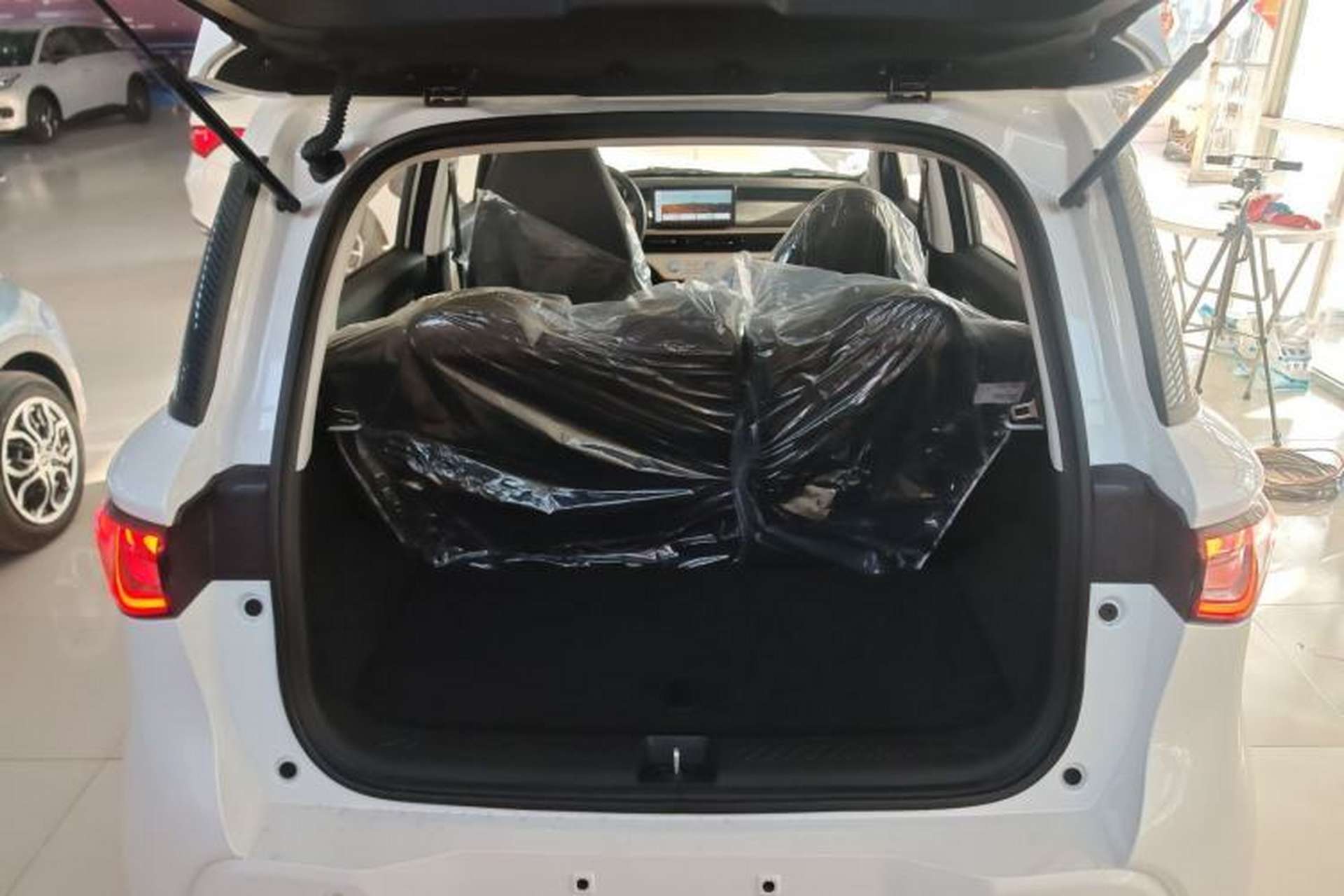 Used Cowin October 2026 Model Mate 305km Guoxuan Surfing Waves Edition Trunk