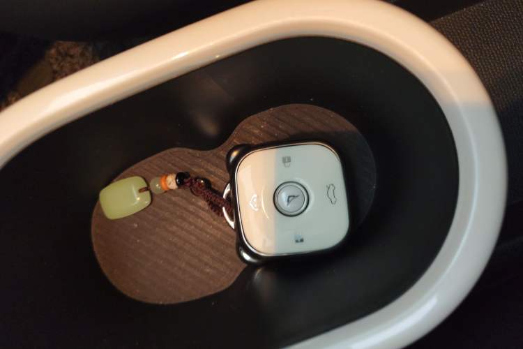Used Cowin October 2026 Model Mate 305km Guoxuan Surfing Waves Edition Vehicle Key