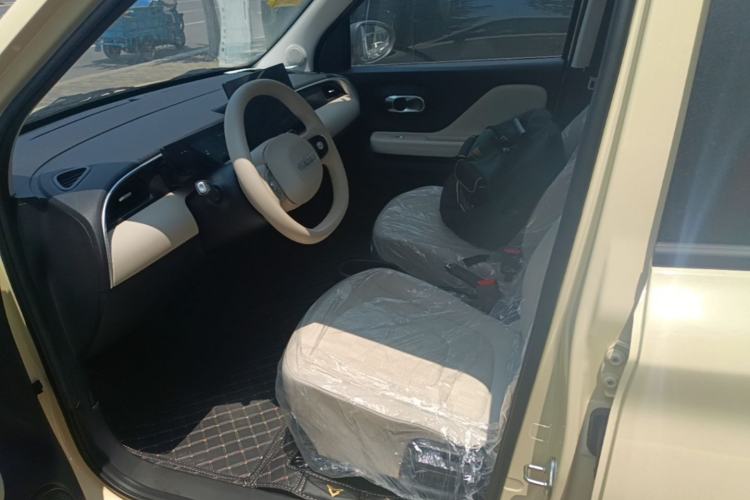 Used Cowin October 2026 Model Mate 300km Ningde Wave-Stepping Edition Left Front Seat