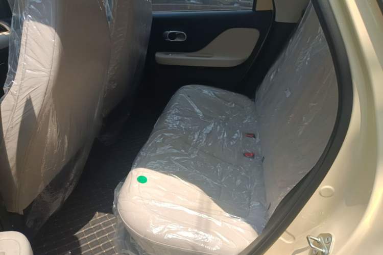Used Cowin October 2026 Model Mate 300km Ningde Wave-Stepping Edition Left Rear Seat