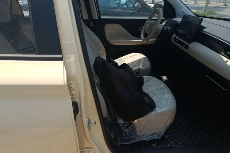 Used Cowin October 2026 Model Mate 300km Ningde Wave-Stepping Edition Right Front Seat