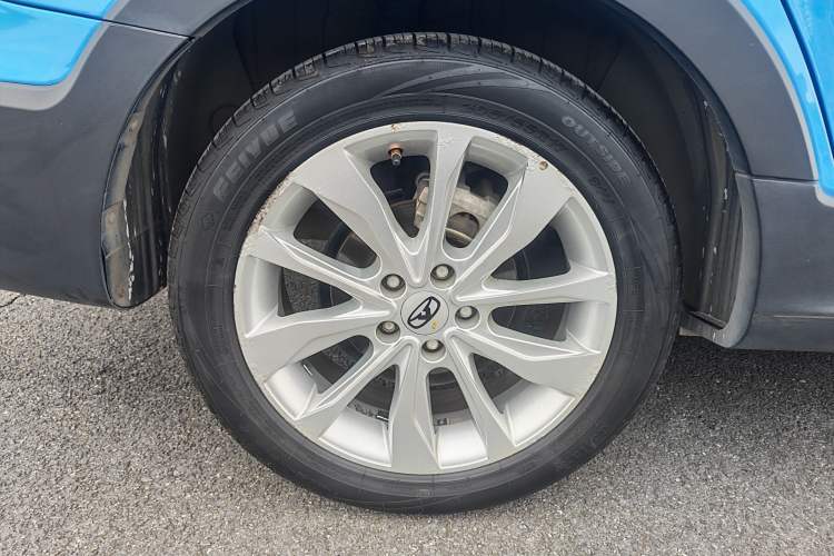 Used Cowin V3 2016 1.5L Automatic SmartConnect II Navigation Edition Exterior 9