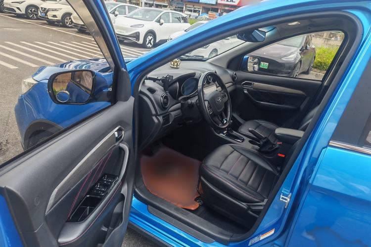 Used Cowin V3 2016 1.5L Automatic SmartConnect II Navigation Edition Interior 1