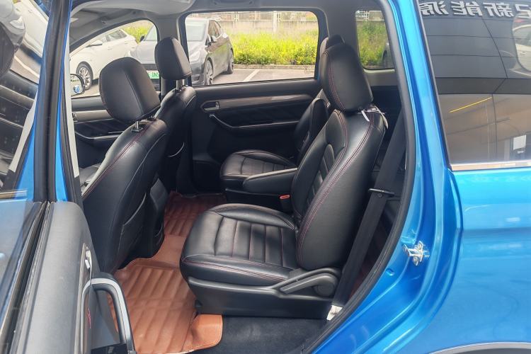 Used Cowin V3 2016 1.5L Automatic SmartConnect II Navigation Edition Interior 3