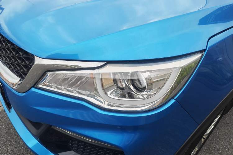 Used Cowin V3 2016 1.5L Automatic SmartConnect II Navigation Edition Left Front Headlight