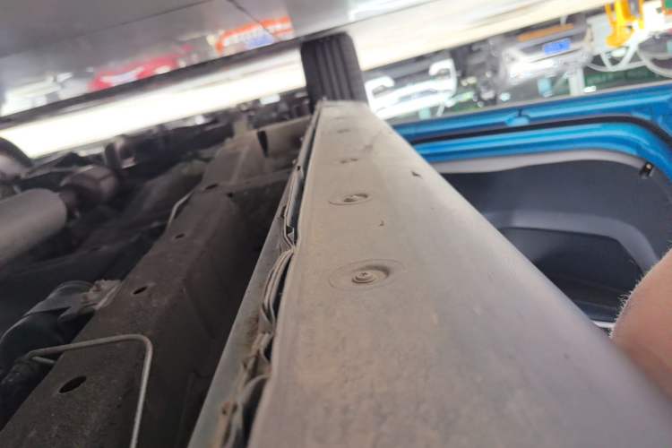 Used Cowin V3 2016 1.5L Automatic SmartConnect II Navigation Edition Left Side Sill