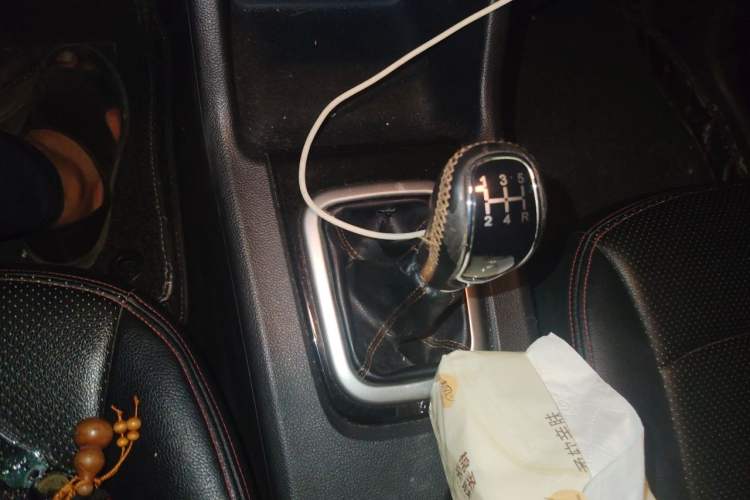 Used Cowin V3 2016 1.5L Manual SmartConnect II Navigation Version Gear Lever
