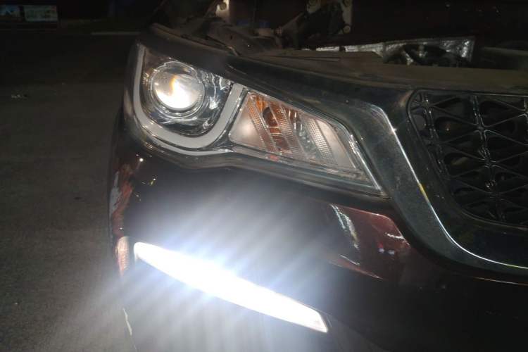 Used Cowin V3 2016 1.5L Manual SmartConnect II Navigation Version Right Front Headlight