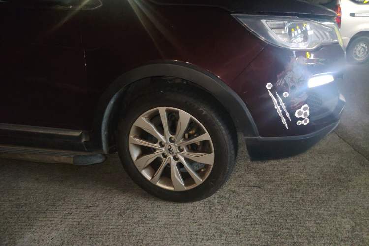 Used Cowin V3 2016 1.5L Manual SmartConnect II Navigation Version Right Front Wheel Hub