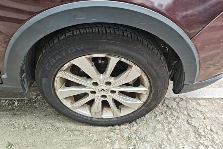 Used Cowin V3 2016 1.5L Manual SmartConnect II Navigation Version Right Front Wheel Hub