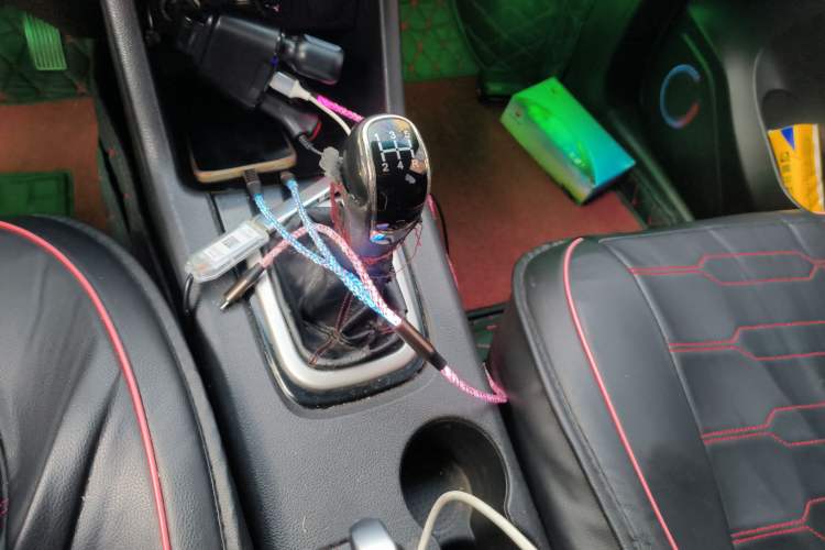 Used Cowin V3 2016 1.5L Manual SmartConnect II Comfort Edition Gear Lever