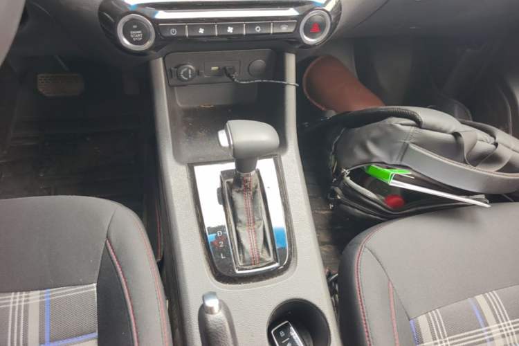 Used Cowin V3 2016 1.5L Automatic SmartConnect II Navigation Edition Gear Lever