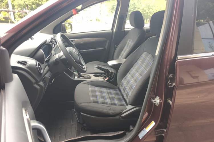 Used Cowin V3 2016 1.5L Automatic SmartConnect II Navigation Edition Left Front Seat