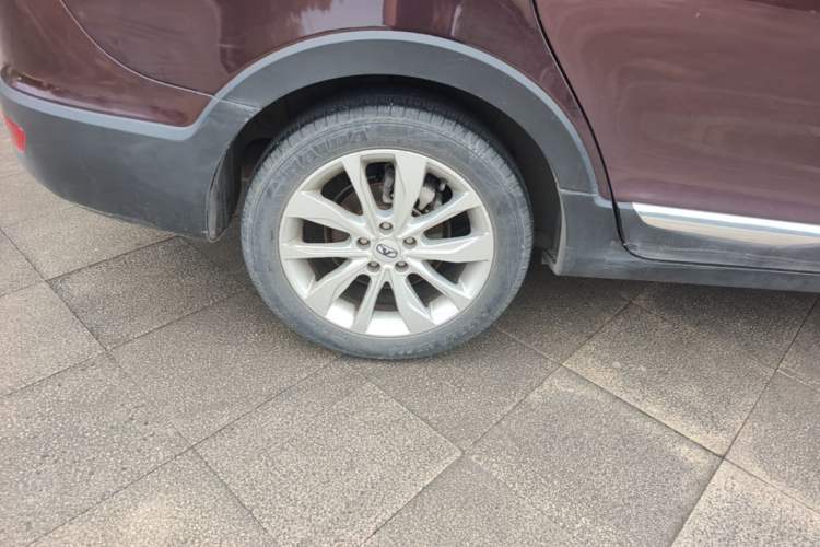 Used Cowin V3 2016 1.5L Automatic SmartConnect II Navigation Edition Right Rear Wheel Hub