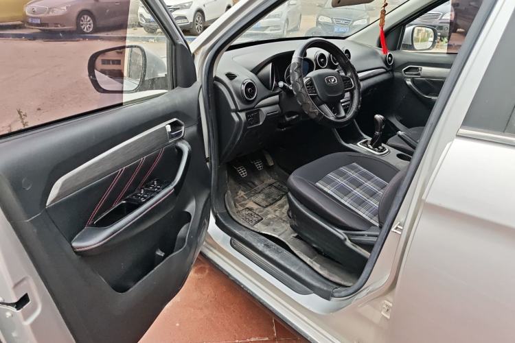 Used Cowin V3 2016 1.5L Manual SmartConnect II Navigation Version Interior 2