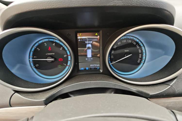 Used Cowin V3 2016 1.5L Manual SmartConnect II Navigation Version Odometer Close Up