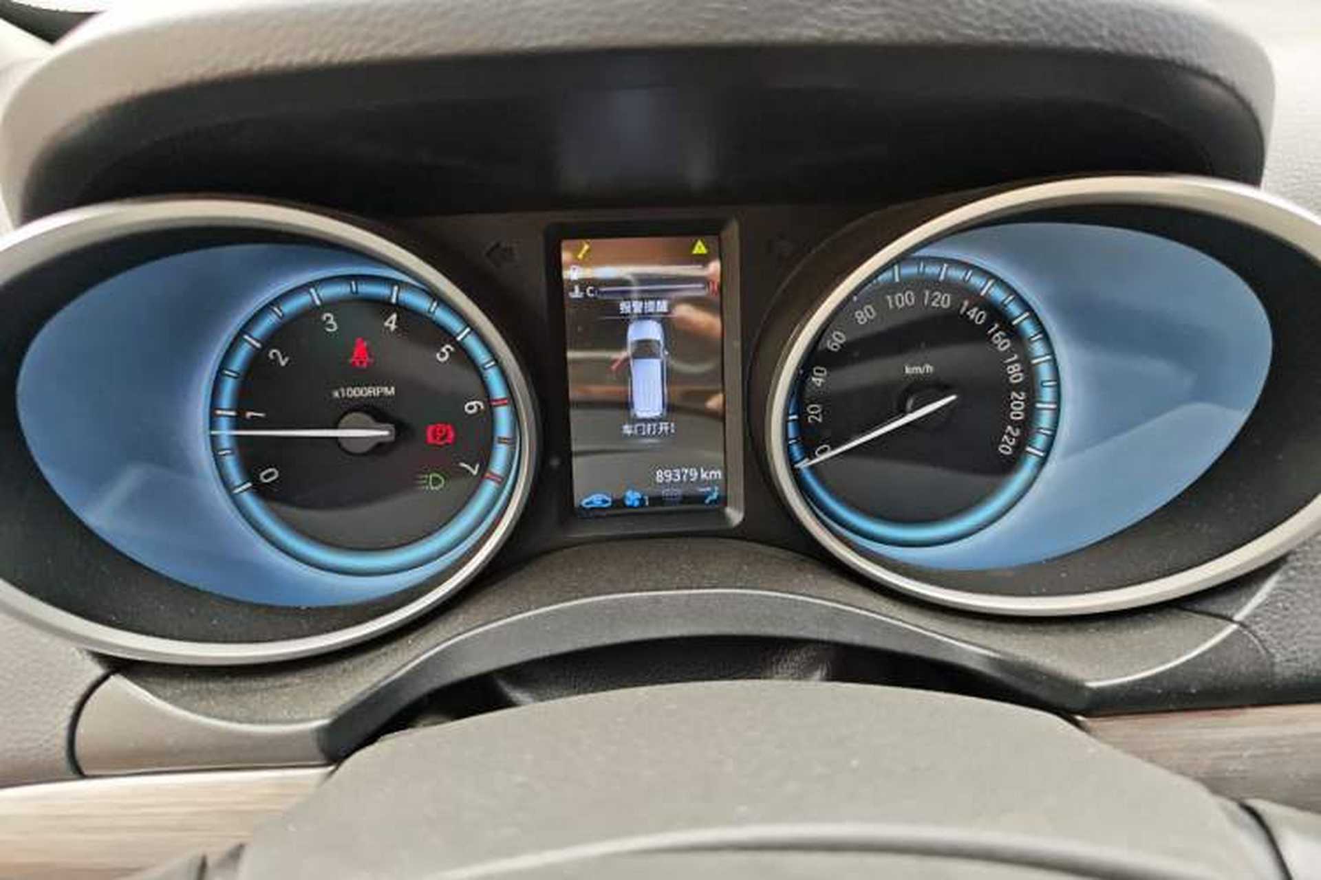 Used Cowin V3 2016 1.5L Manual SmartConnect II Navigation Version Odometer Close Up