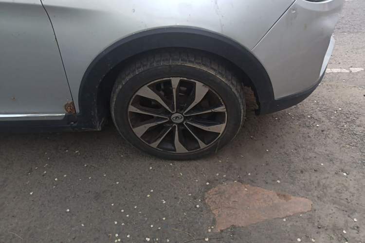 Used Cowin V3 2016 1.5L Automatic SmartLink III Right Front Wheel Hub
